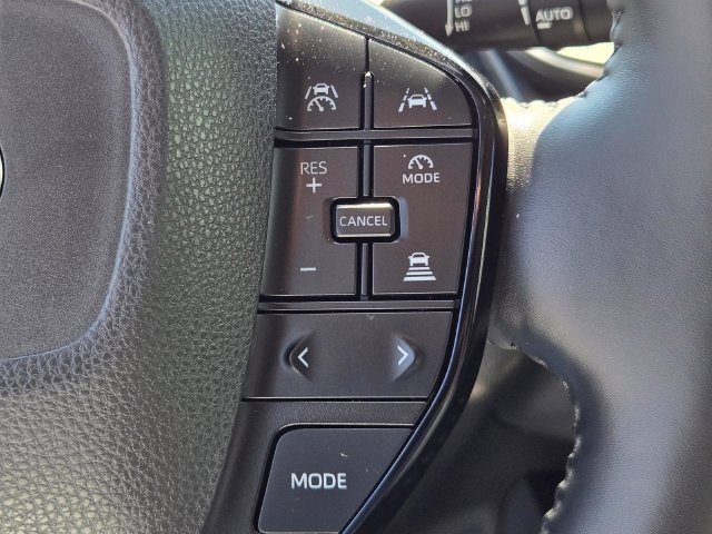 Used 2023 Toyota Prius XLE FWD image 28