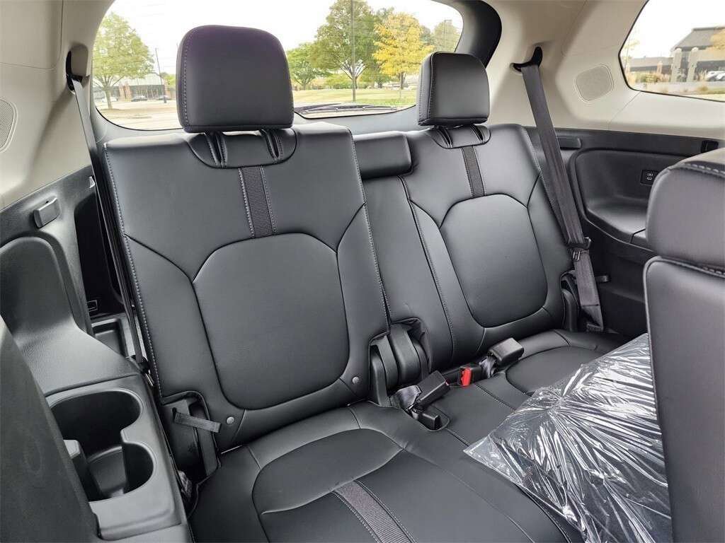 Certified 2024 Honda Pilot Touring image 21