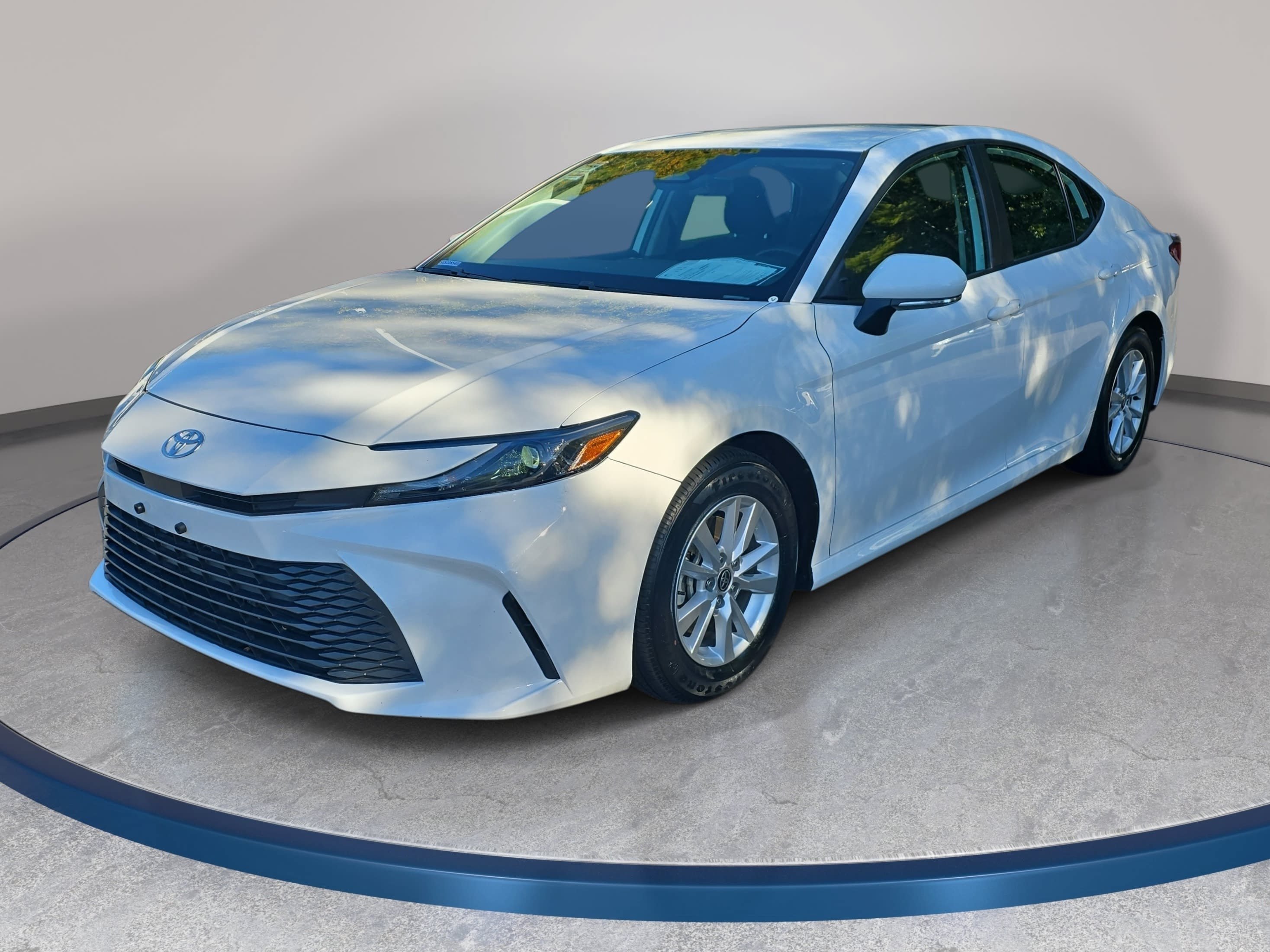 Used 2025 Toyota Camry LE FWD image 1
