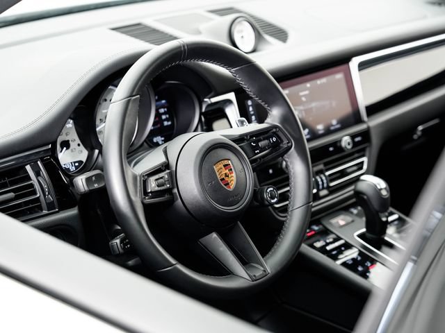 Certified 2022 Porsche Macan S AWD/4WD image 8
