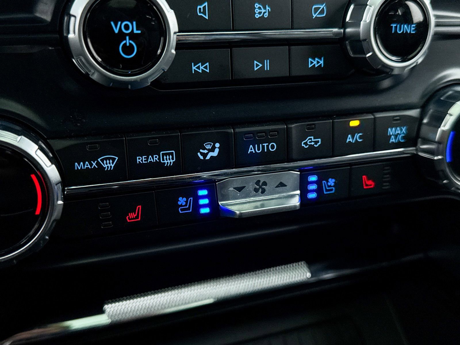 Used 2023 Ford F150 Platinum w/ Equipment Group 701A High image 28