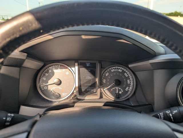 Used 2016 Toyota Tacoma TRD Sport w/ Towing Package AWD/4WD image 19