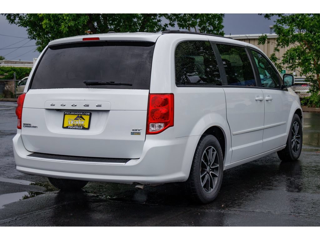 Used 2017 Dodge Grand Caravan GT FWD image 3