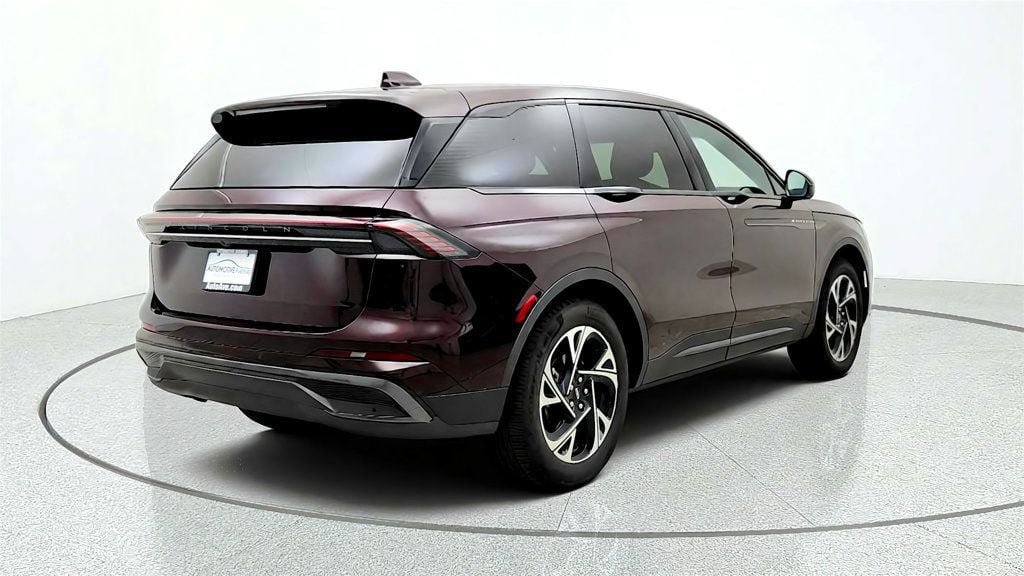 Used 2024 Lincoln Nautilus Premier w/ Equipment Group 102A AWD/4WD image 5