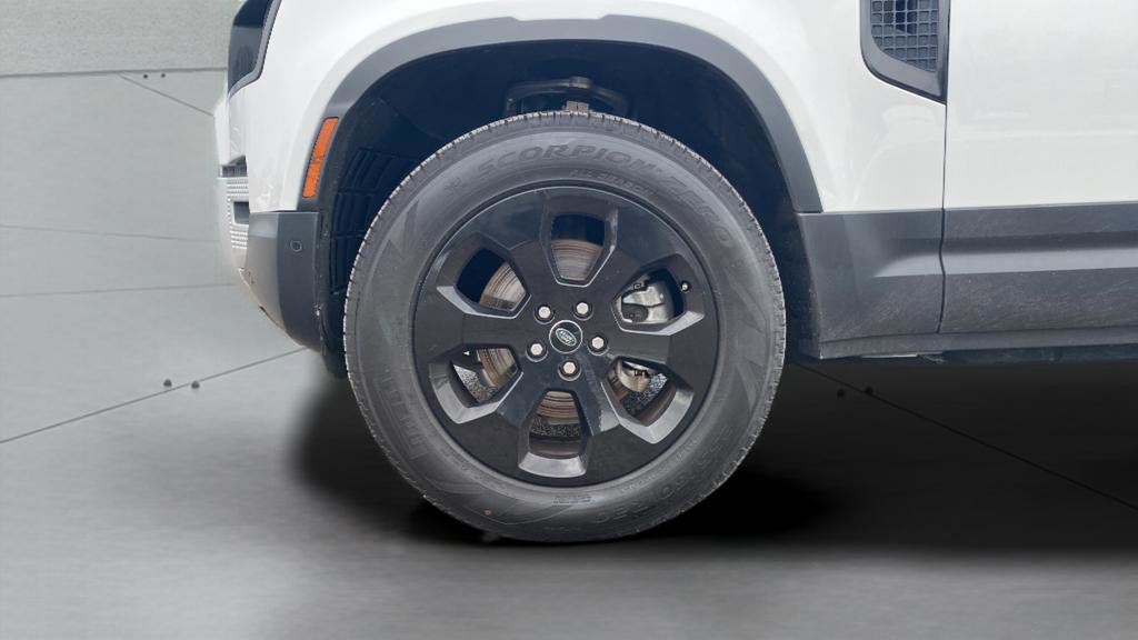 Used 2022 Land Rover Defender 110 S image 16