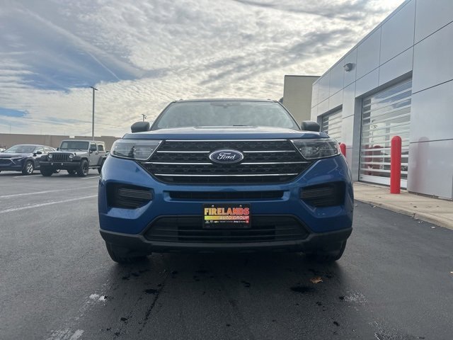 Used 2022 Ford Explorer XLT image 2
