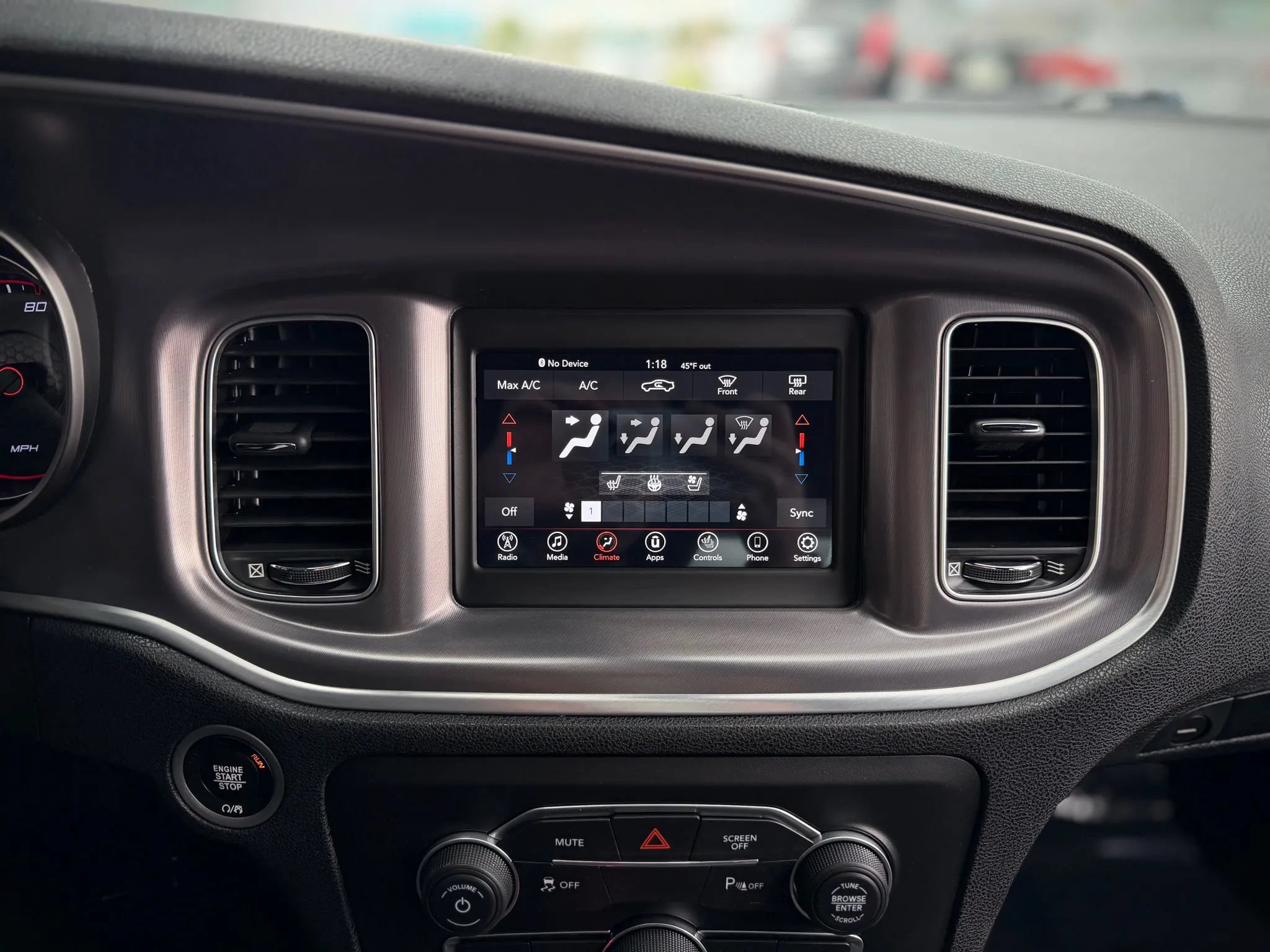 Used 2019 Dodge Charger SXT w/ Leather Interior Group RWD image 17