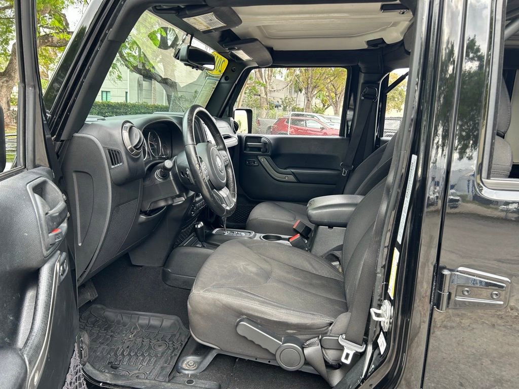 Used 2018 Jeep Wrangler Unlimited Sport S AWD/4WD image 16