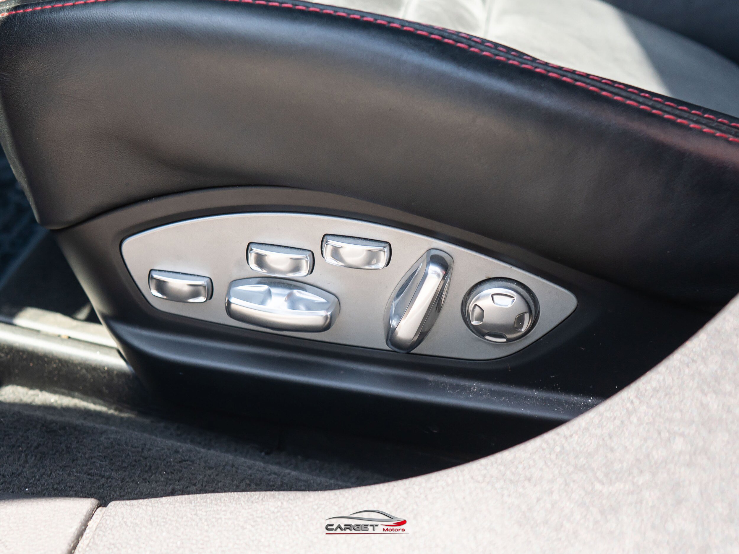 Used 2014 Porsche Panamera GTS AWD/4WD image 40
