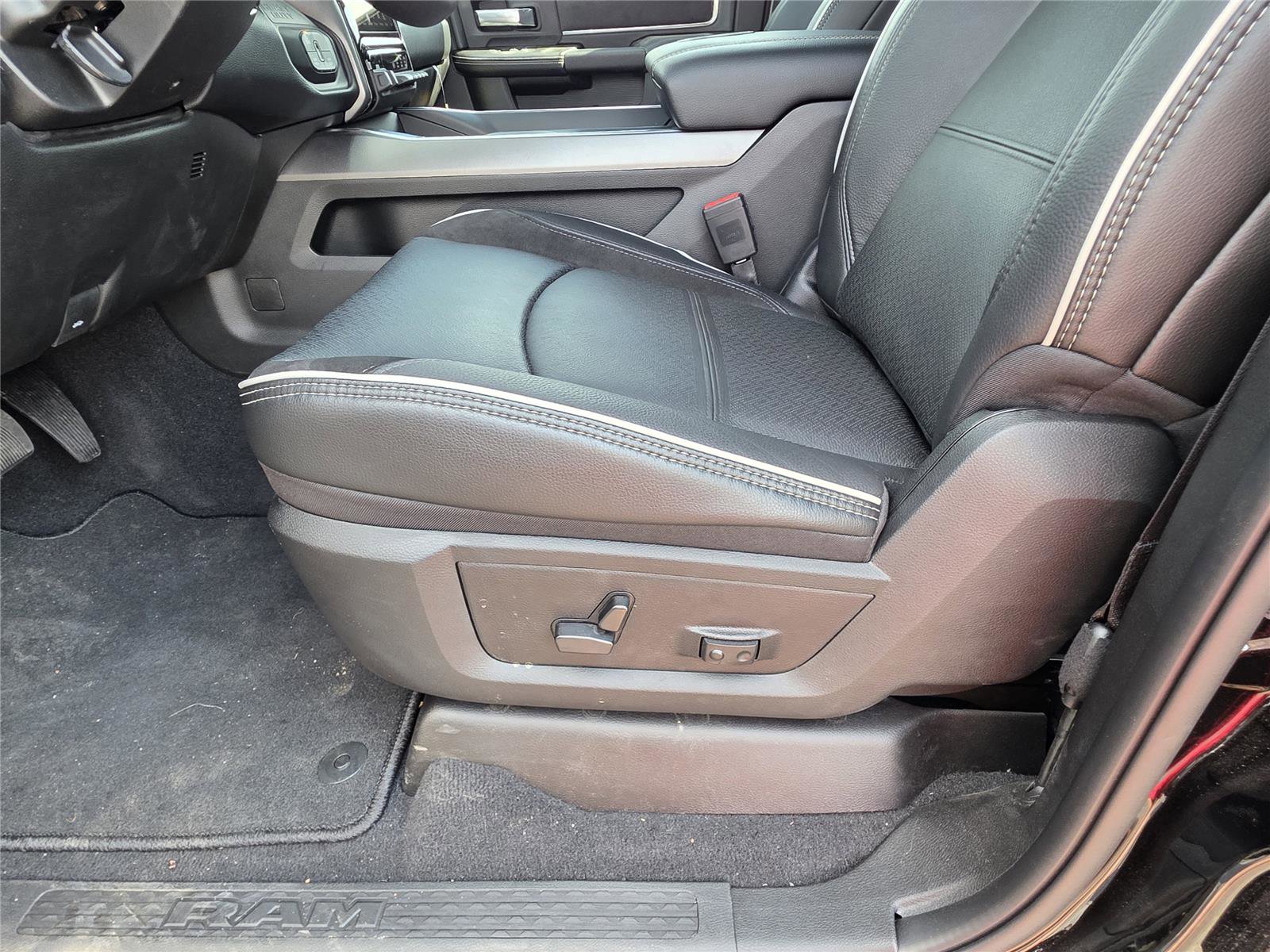 New 2026 RAM 2500 Laramie w/ Night Edition image 34