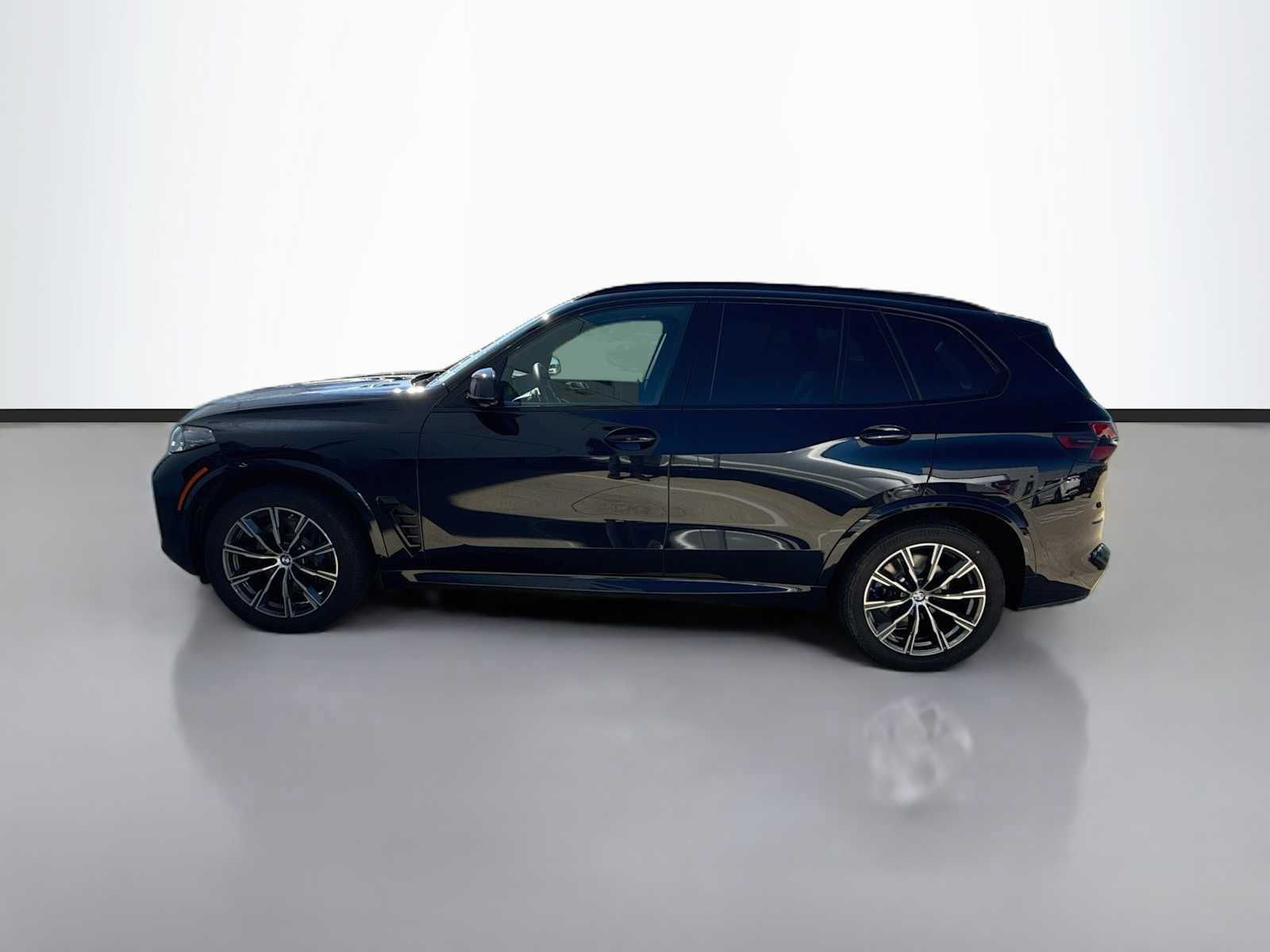 Used 2024 BMW X5 xDrive40i w/ M Sport Package AWD/4WD image 5