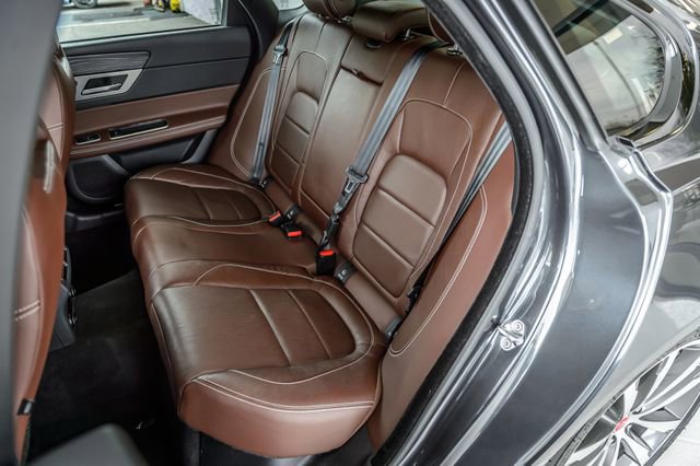 Used 2018 Jaguar XF S image 41