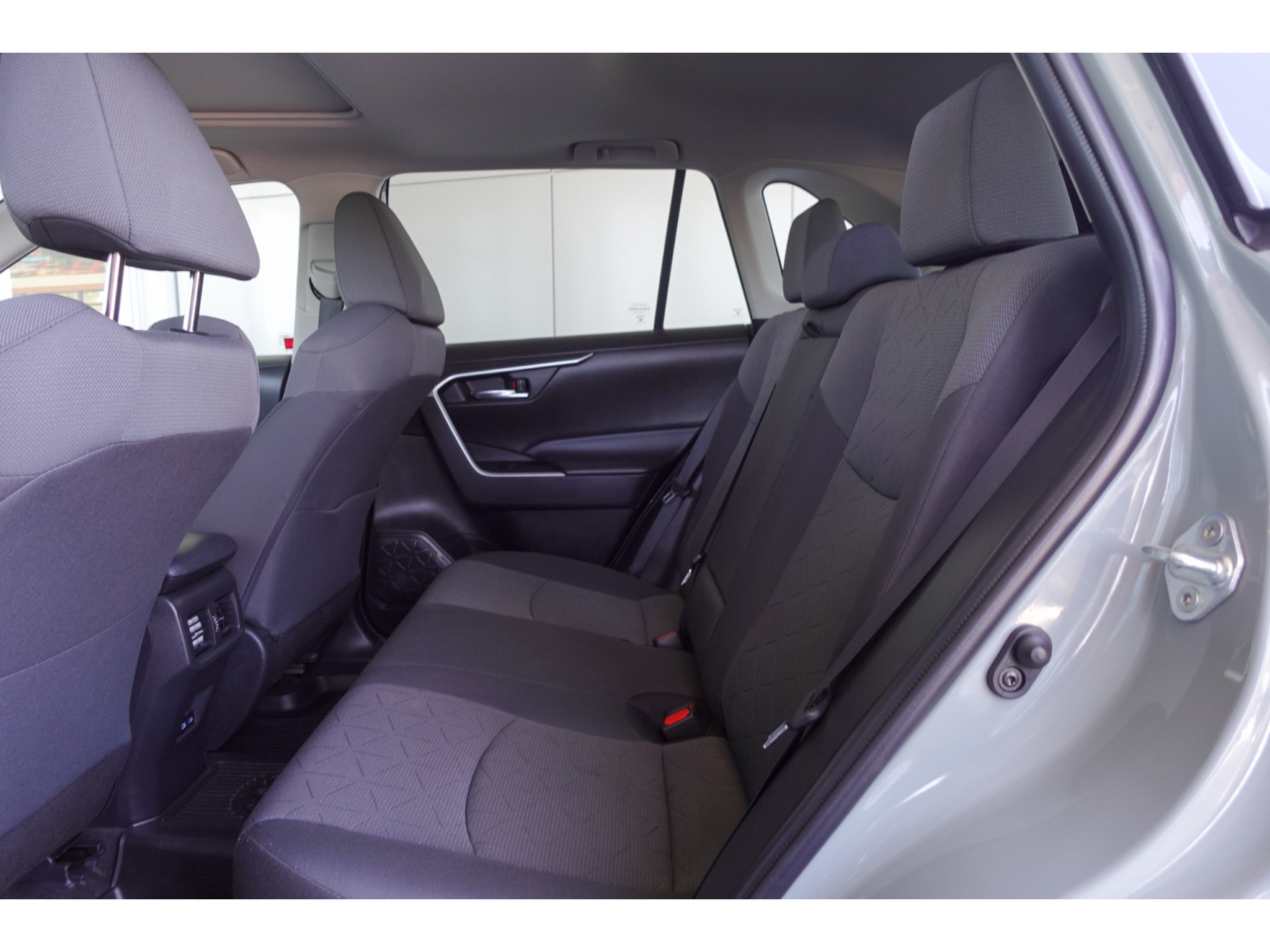 Used 2022 Toyota RAV4 XLE w/ Convenience Package AWD/4WD image 25