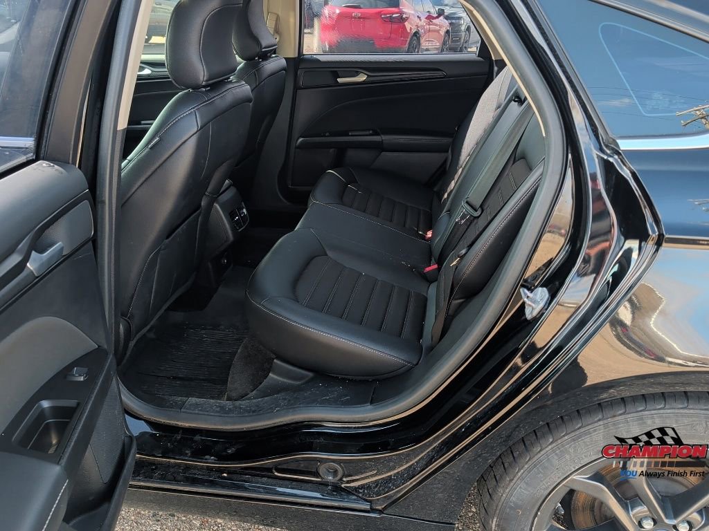 Used 2018 Ford Fusion SE w/ Equipment Group 201A image 15