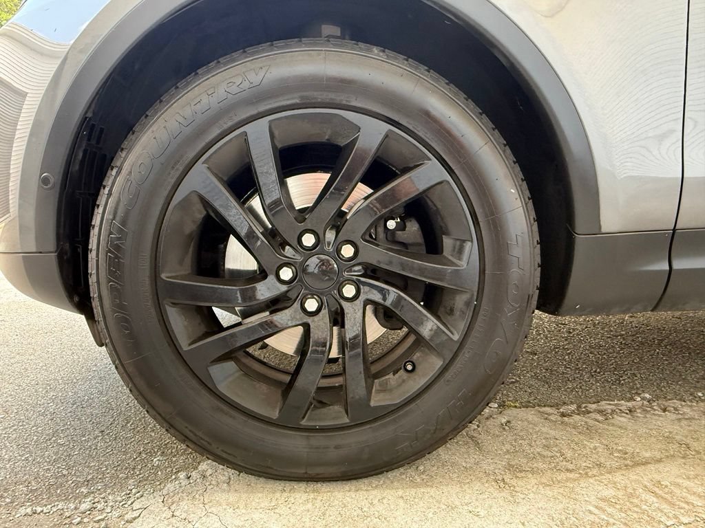 Used 2017 Land Rover Discovery SE AWD/4WD image 15