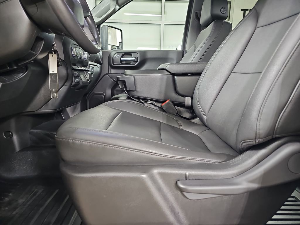 Certified 2022 GMC Sierra 3500 Pro w/ Convenience Package image 33