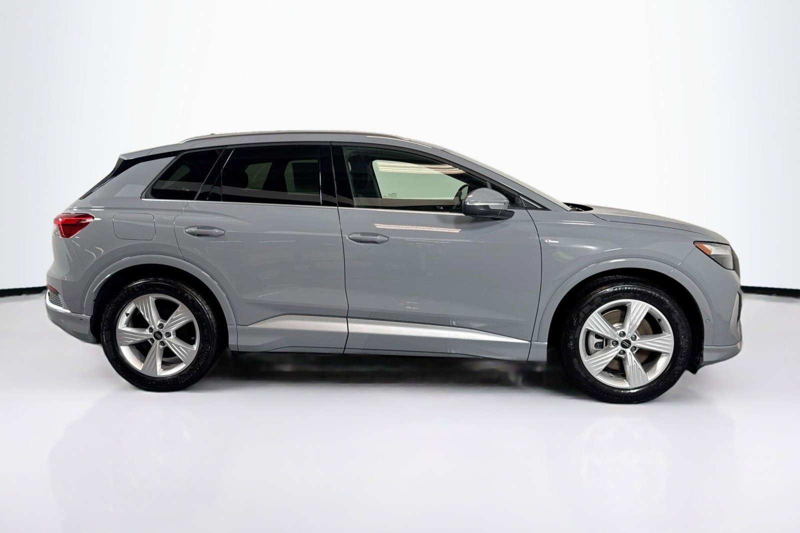 New 2026 Audi Q4 e-tron Premium Plus image 4