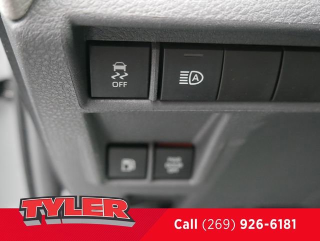 Used 2024 Toyota Sienna XLE FWD image 22