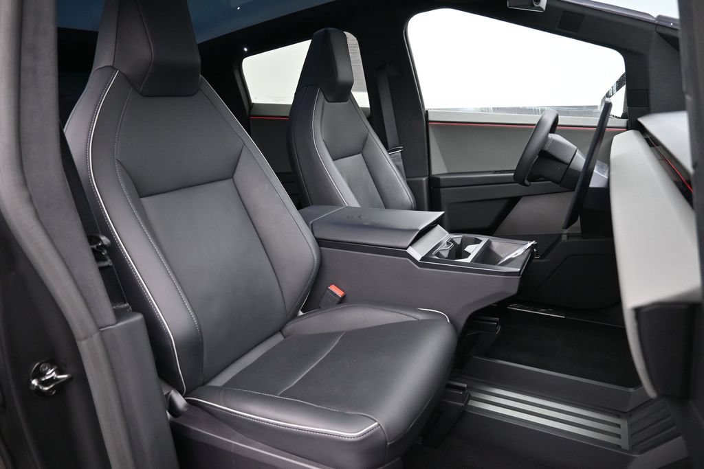 Used 2024 Tesla Cybertruck AWD Crew Cab image 26