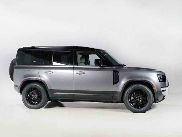 Used 2023 Land Rover Defender 110 SE image 8