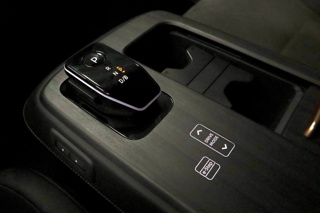 Certified 2023 Nissan Ariya AWD image 33