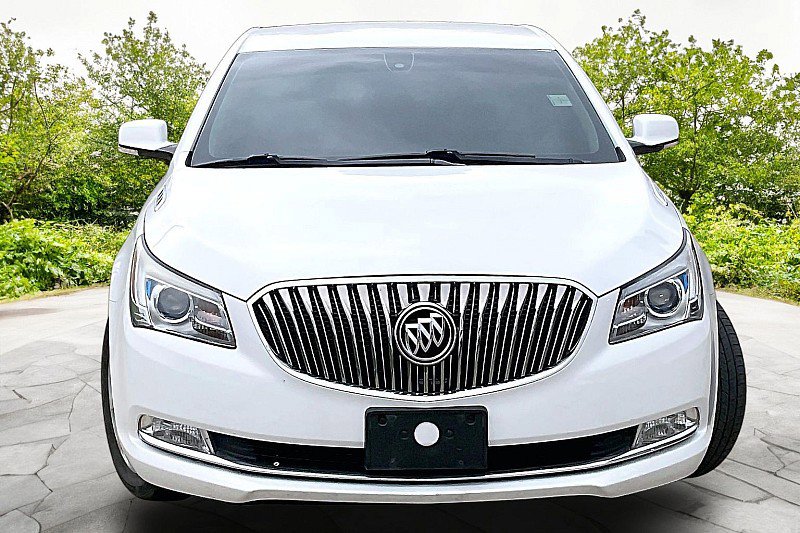 Used 2016 Buick LaCrosse Leather FWD image 2