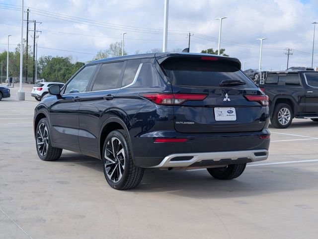 Used 2024 Mitsubishi Outlander SE image 4
