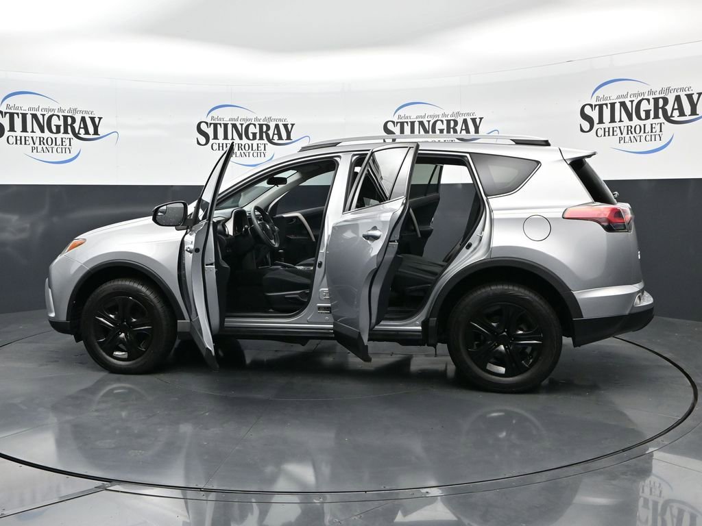 Used 2017 Toyota RAV4 LE image 28