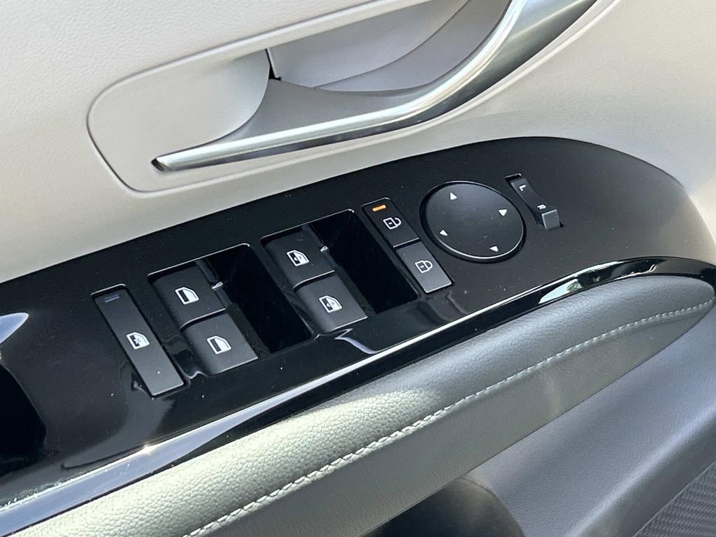 Certified 2025 Hyundai Tucson Limited AWD/4WD image 20