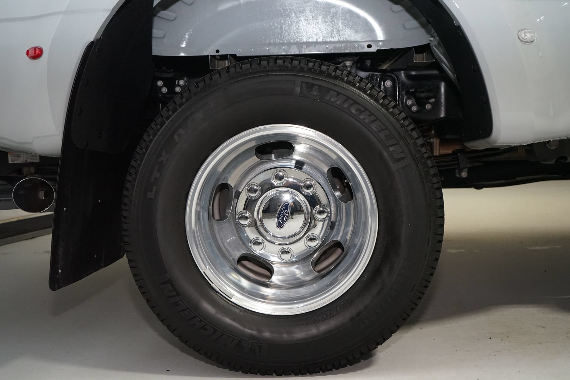 Used 2025 Ford F350 Platinum AWD/4WD image 25
