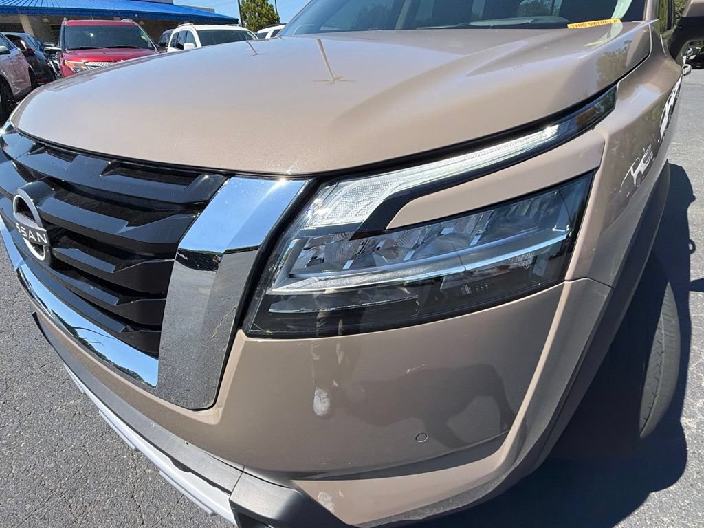Used 2023 Nissan Pathfinder Platinum AWD/4WD image 30