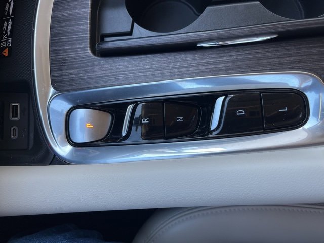 Used 2024 Buick Enclave Avenir w/ Avenir Technology Package image 21