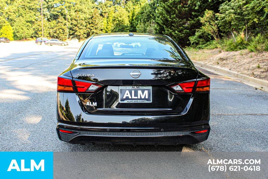Used 2025 Nissan Altima 2.5 SV FWD image 9