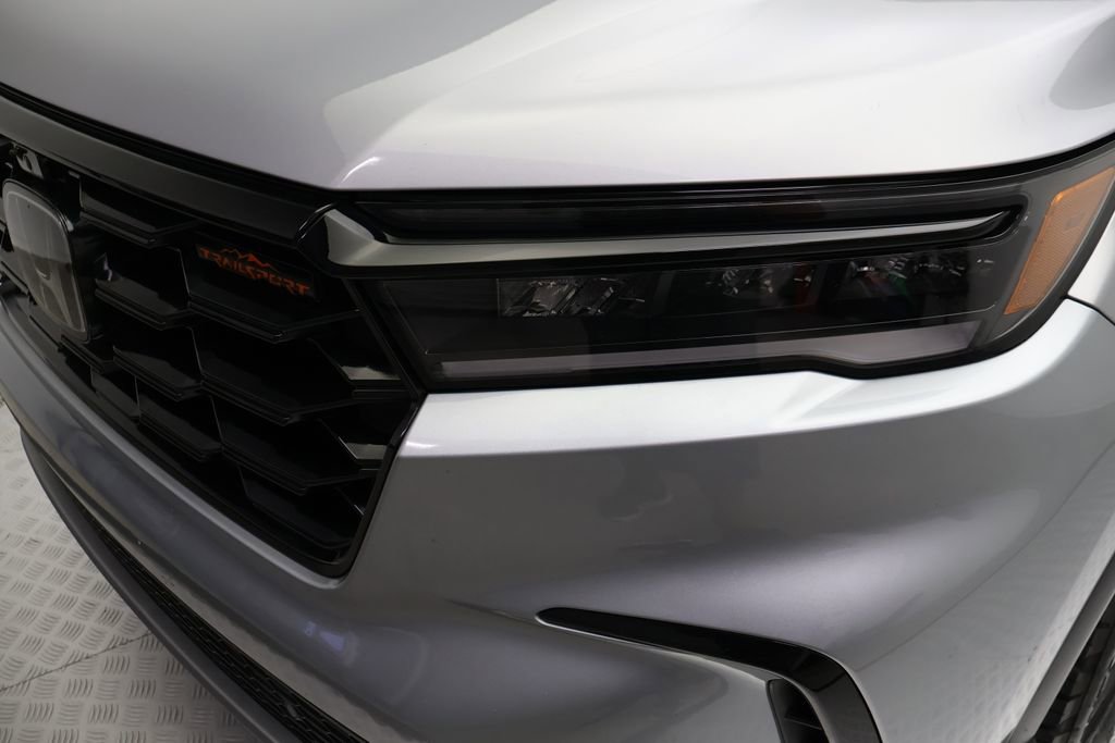 Used 2025 Honda Pilot TrailSport image 3