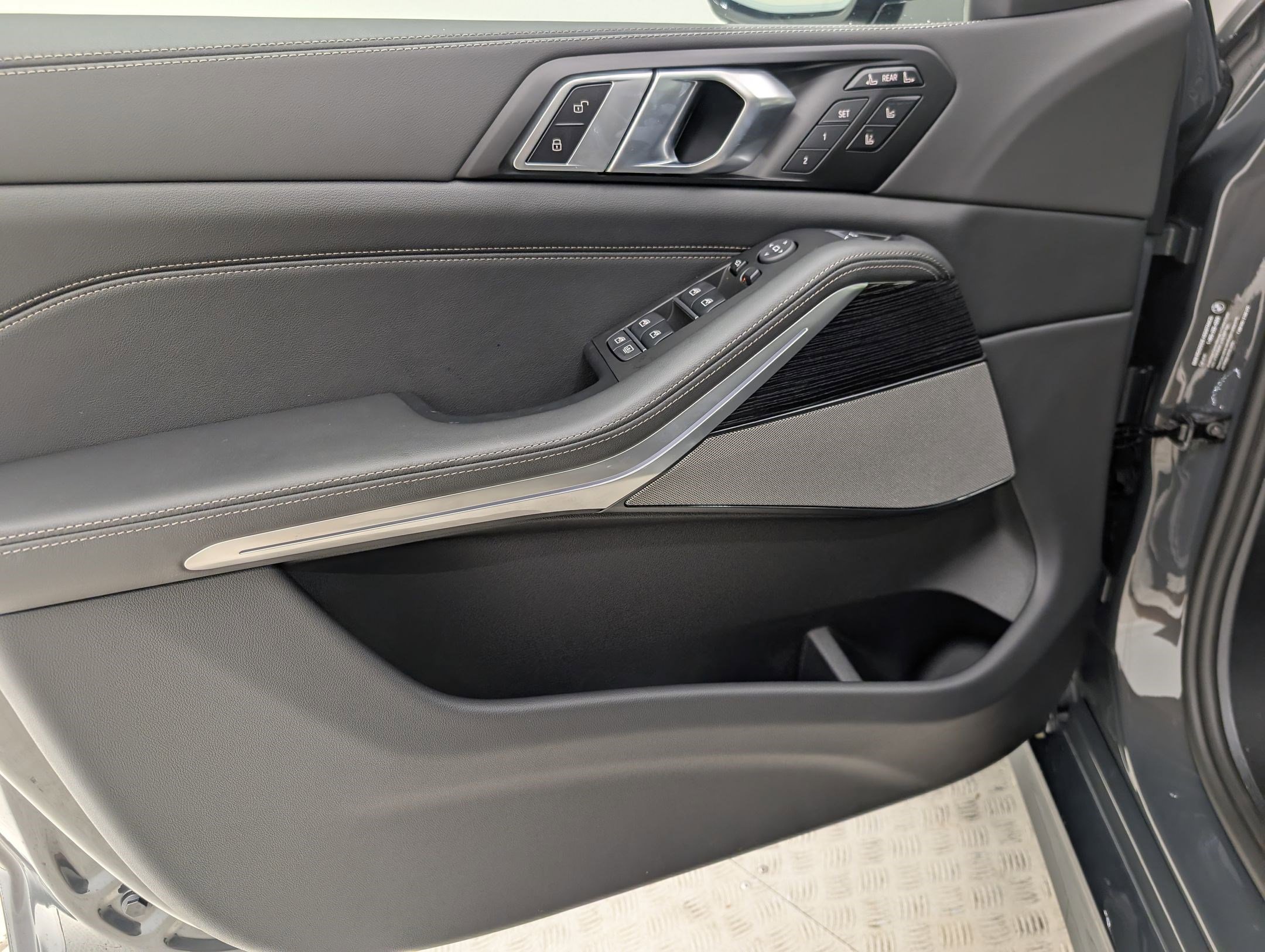 New 2026 BMW X7 xDrive40i w/ Executive Package image 14