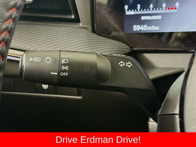 Used 2025 Nissan Kicks SR AWD/4WD image 14