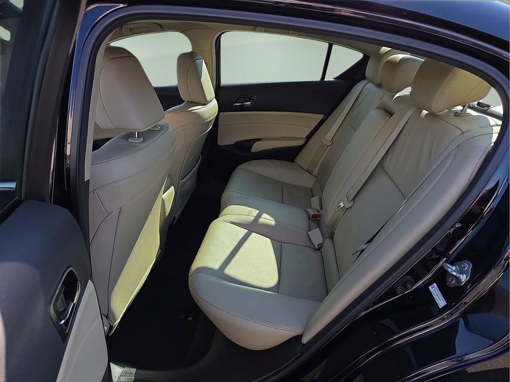 Used 2013 Acura ILX w/ Premium Package image 11