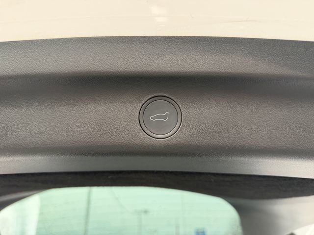 Used 2021 Tesla Model Y Performance image 32