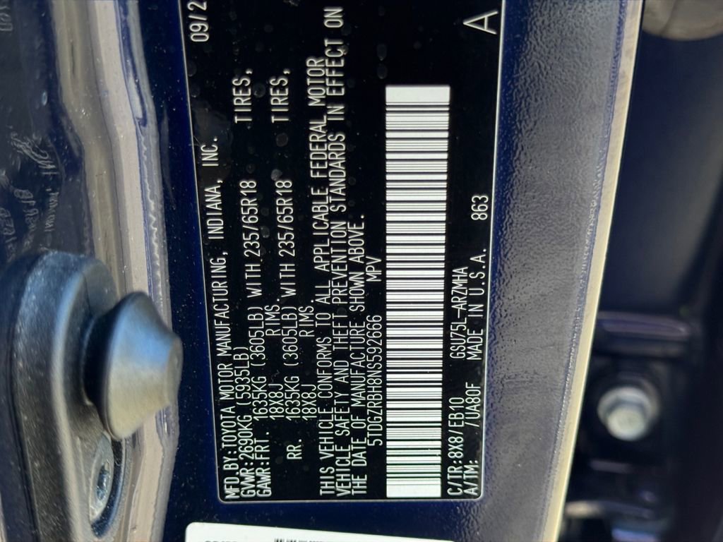 Used 2022 Toyota Highlander XLE image 30