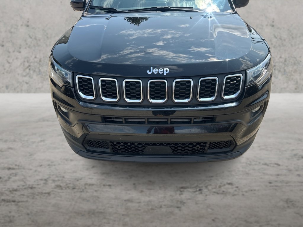 Used 2025 Jeep Compass Latitude AWD/4WD image 13