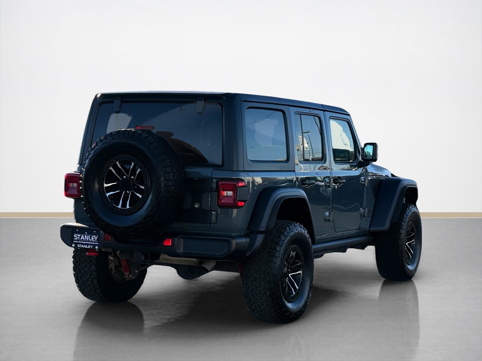 Used 2024 Jeep Wrangler Rubicon w/ XTREMEE 35" Tire Package image 7