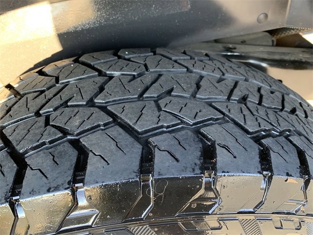 Used 2017 Jeep Wrangler Unlimited Sahara w/ Connectivity Group image 32