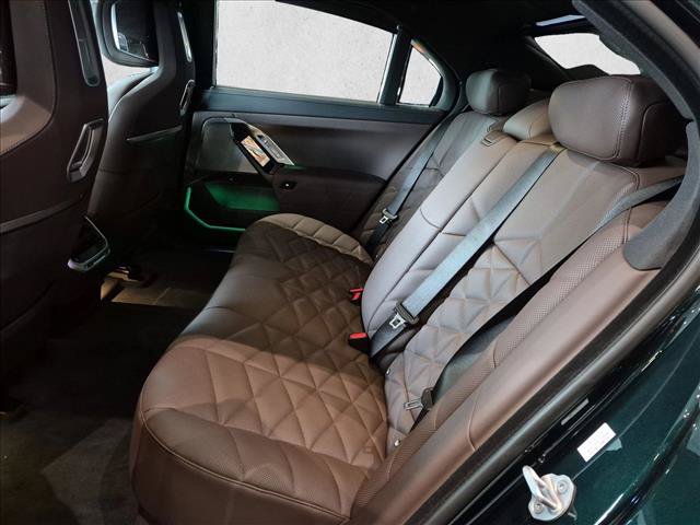New 2026 BMW 740i w/ Premium Package RWD image 14