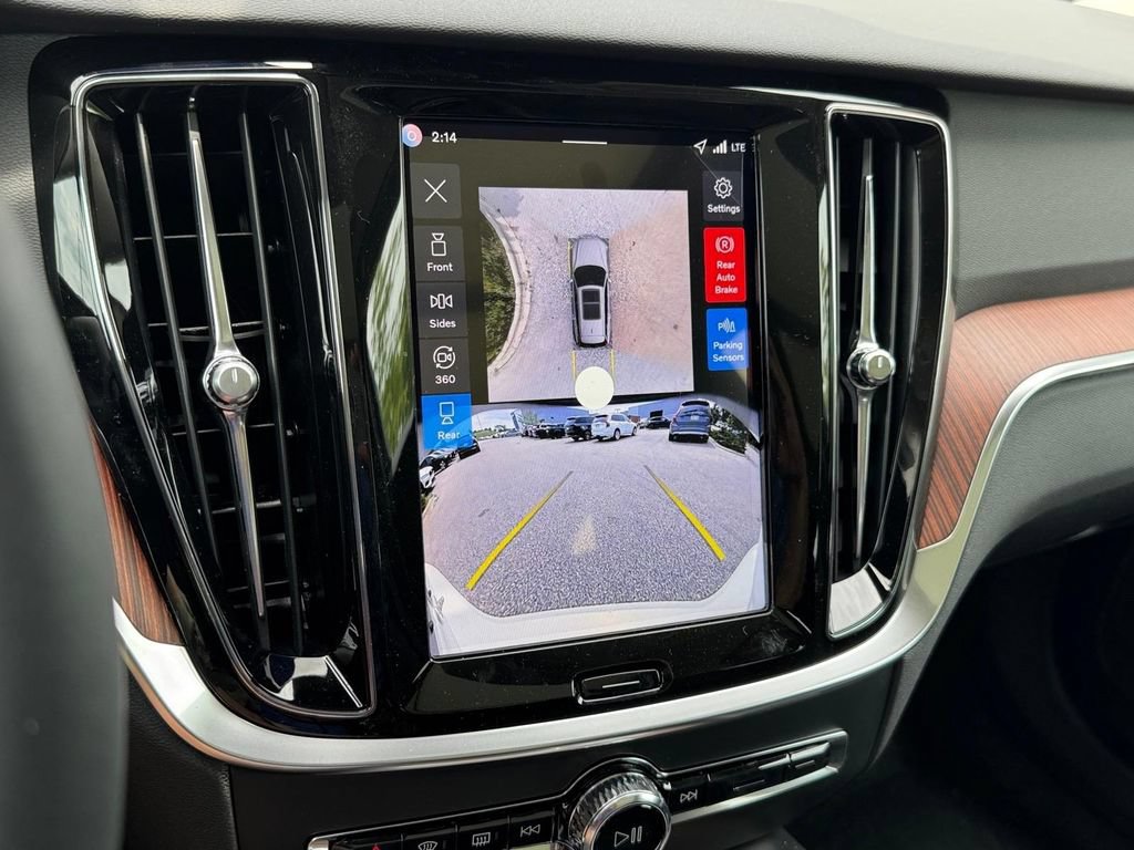 New 2026 Volvo V60 B5 Cross Country Plus w/ Climate Package AWD/4WD image 20