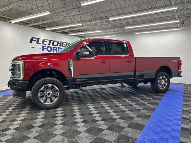 Used 2025 Ford F350 King Ranch w/ FX4 Off-Road Package image 3