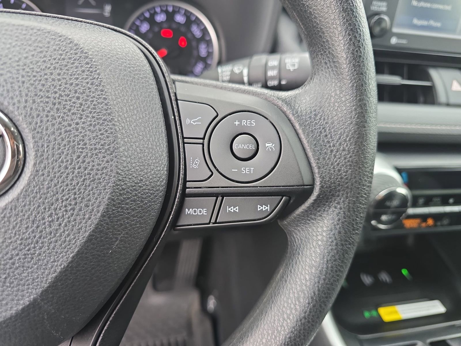 Used 2022 Toyota RAV4 XLE image 21