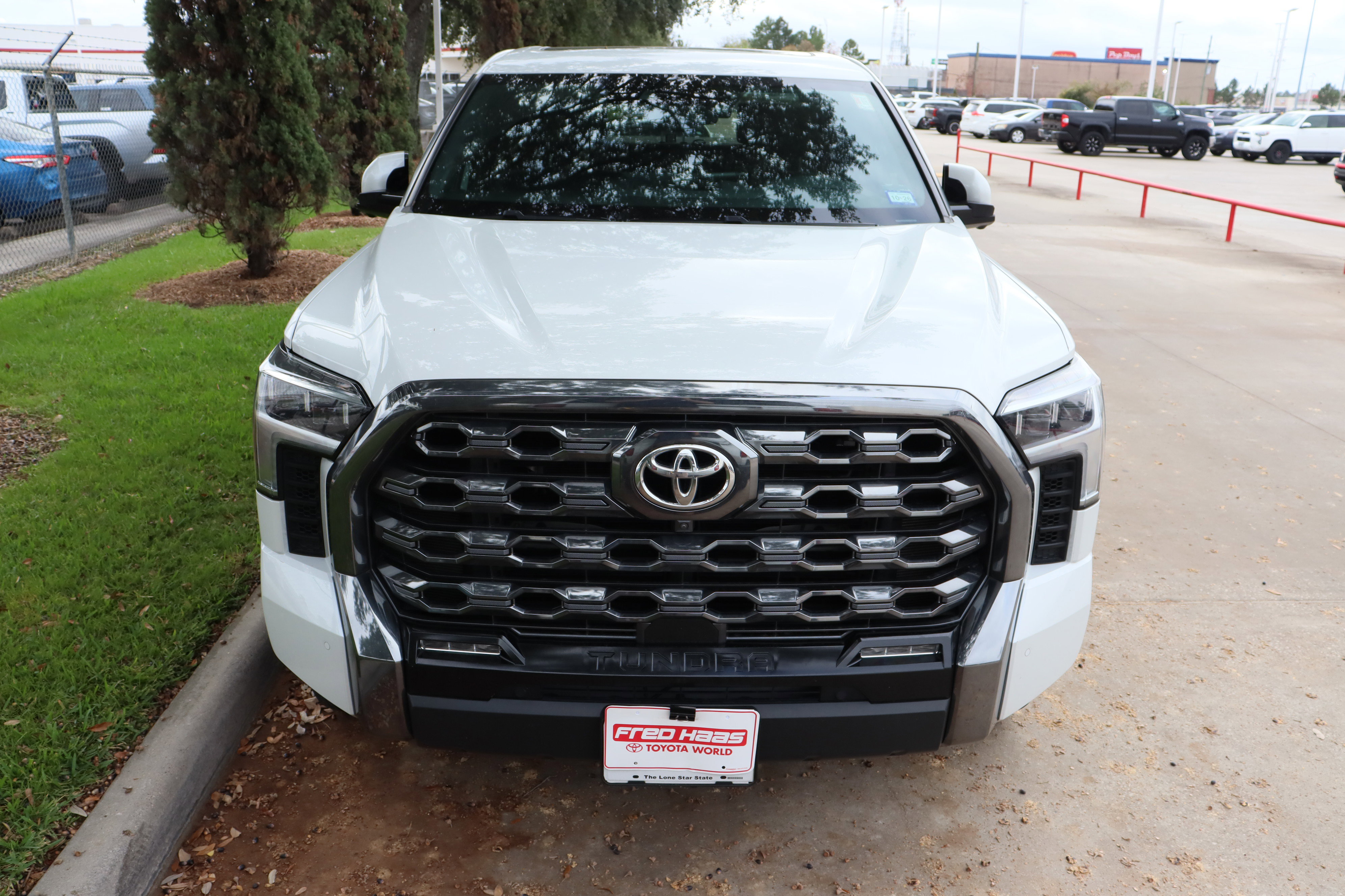 Used 2024 Toyota Tundra Platinum image 4