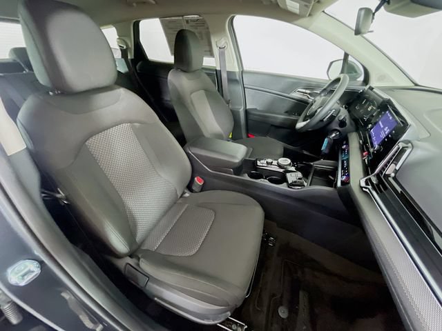 Used 2025 Kia Sportage LX FWD image 27