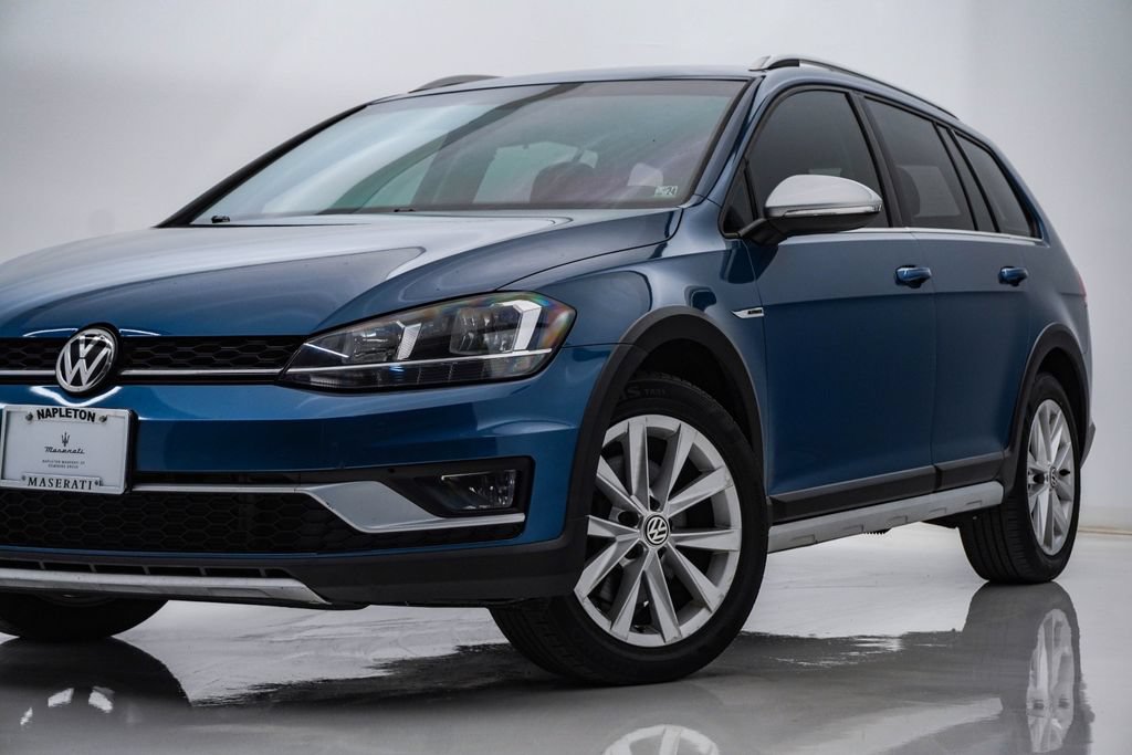 Used 2019 Volkswagen Golf Alltrack S AWD/4WD image 2