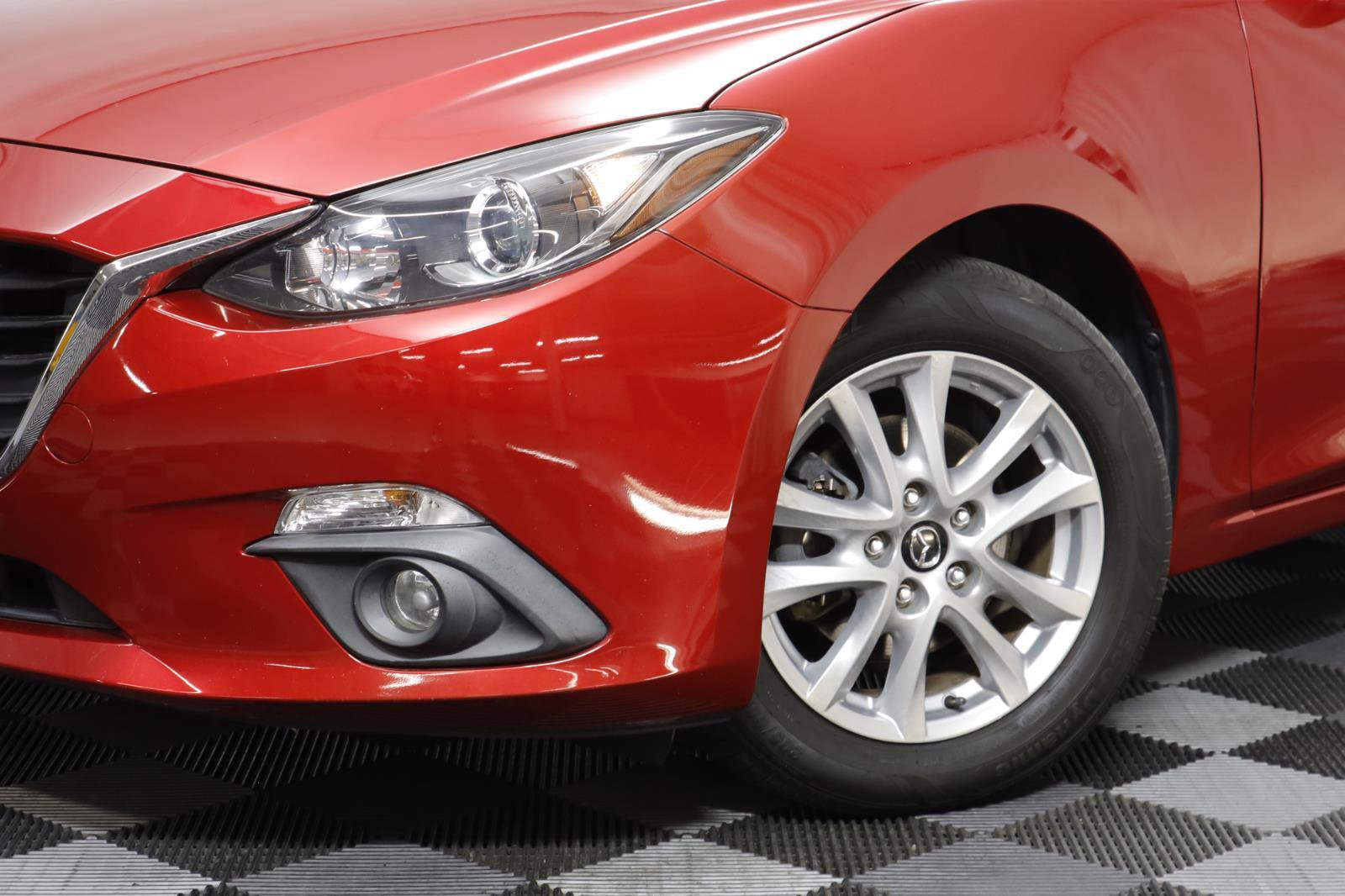 Used 2016 MAZDA MAZDA3 i Grand Touring image 3